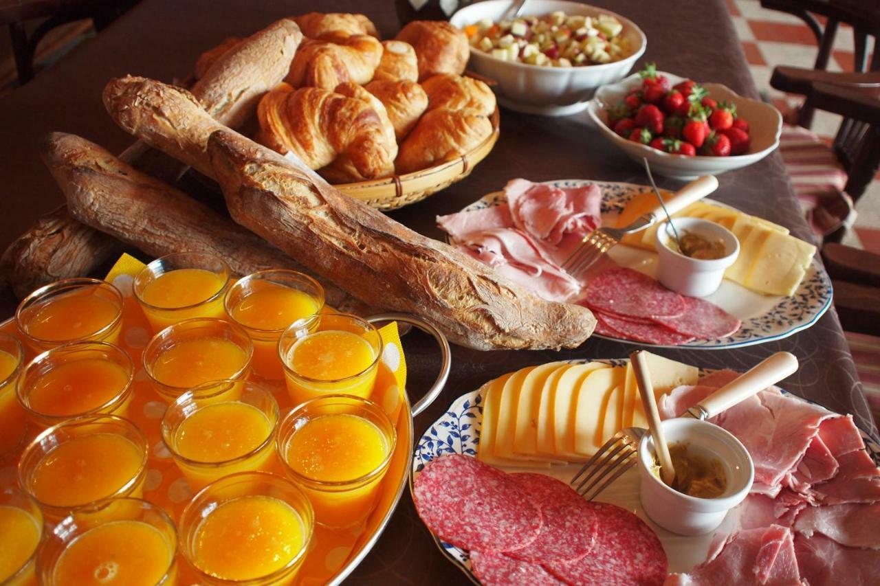 Le Couvent De Neuviale Bed & Breakfast Parisot  Bagian luar foto