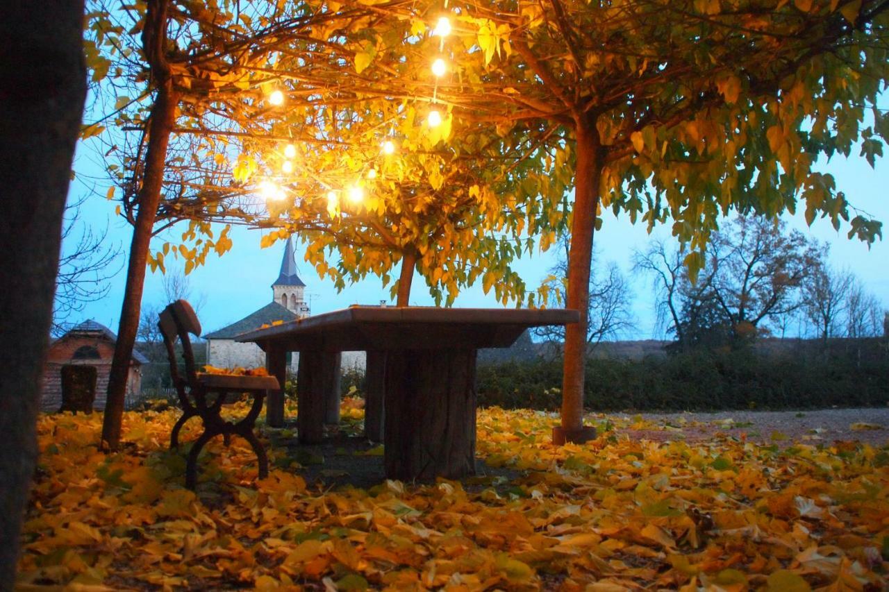 Le Couvent De Neuviale Bed & Breakfast Parisot  Bagian luar foto