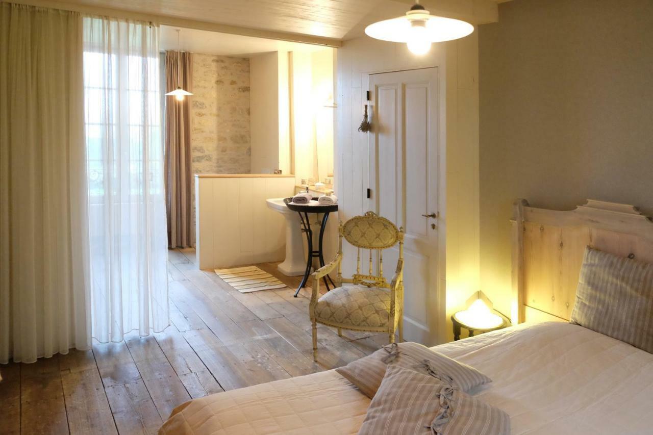 Le Couvent De Neuviale Bed & Breakfast Parisot  Bagian luar foto