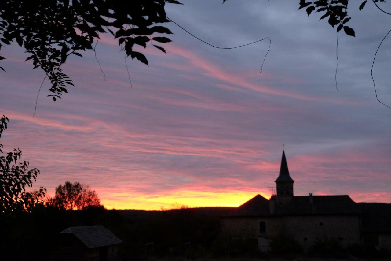 Le Couvent De Neuviale Bed & Breakfast Parisot  Bagian luar foto