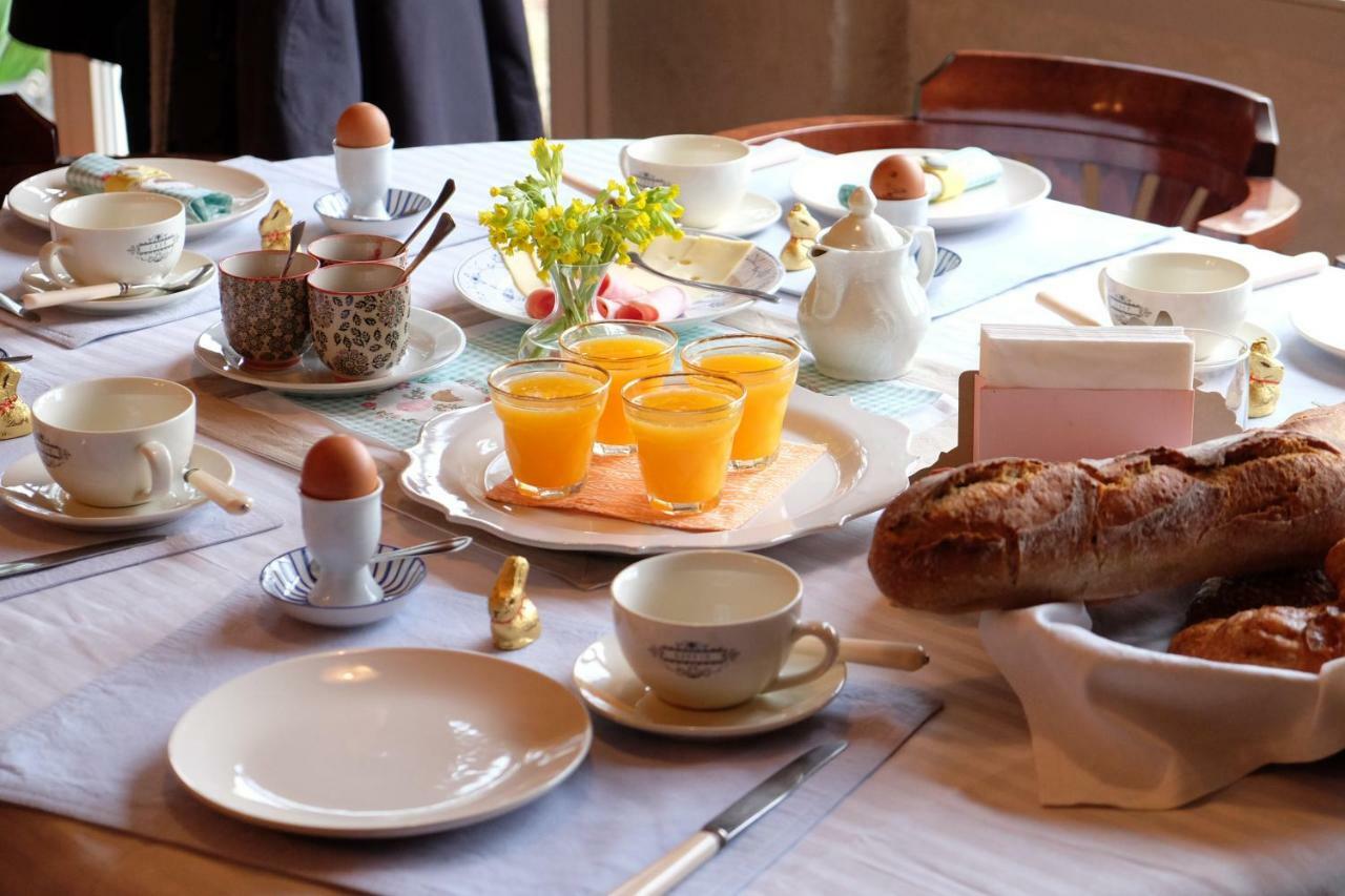 Le Couvent De Neuviale Bed & Breakfast Parisot  Bagian luar foto